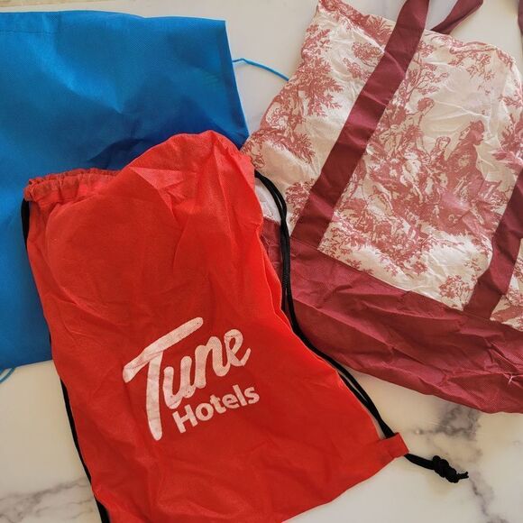 Bundle of 3 bags tote lightweight backpack red Tune Hotels French country Victor - Picture 1 of 5